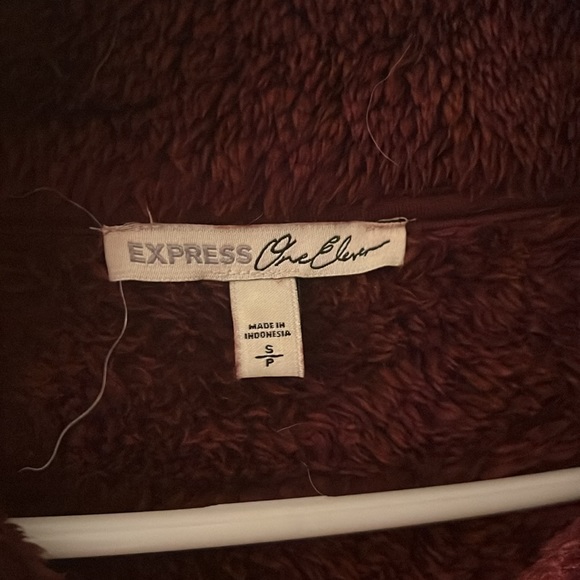 Express maroon fleece pullover - Picture 2 of 2